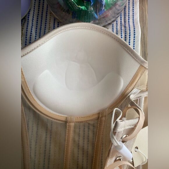 PERFECT CORSET NY  Satin Corset Beige Size Medium Lace Up Back Girdle NWT - Picture 8 of 13